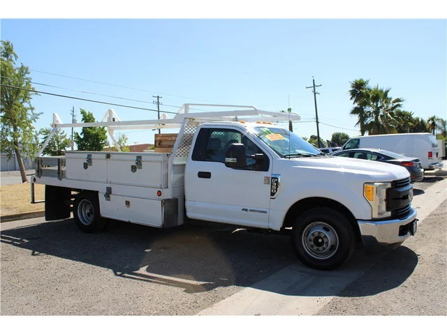 2017 Ford Super Duty F-350 DRW XL Pickup 2D 8 ft