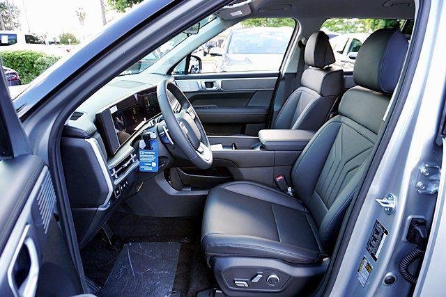 New 2026 Silver Hyundai SEL FWD image 18