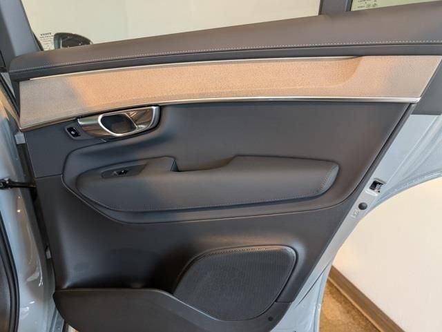 New 2026 Gray Volvo T8 Plus image 27