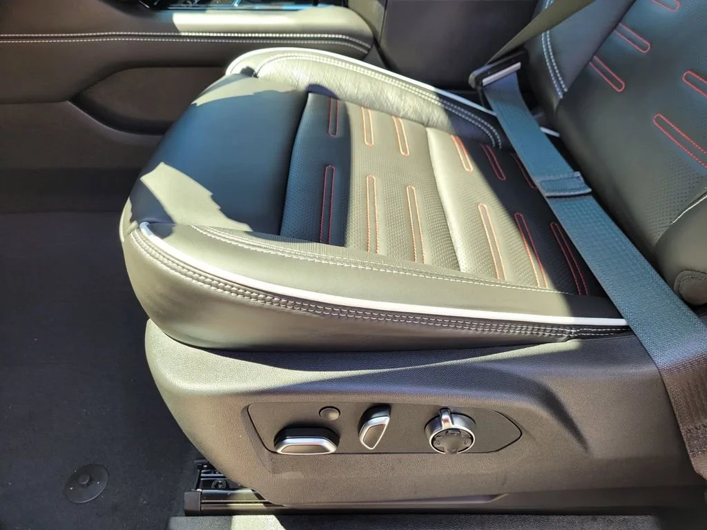 2026 GMC Yukon XL AT4 Ultimate - Photo 15