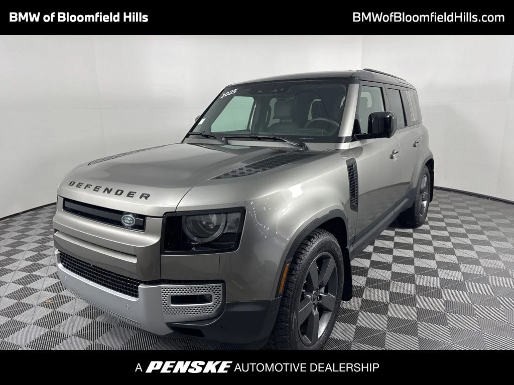 2025 Land Rover Defender 110 S P400's photo