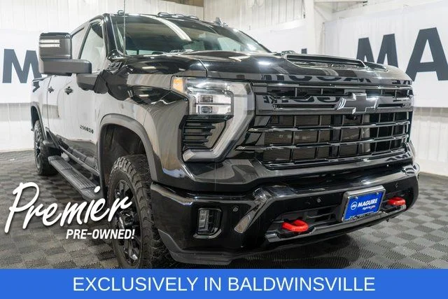 Used 2025 Black Chevrolet LT image 4