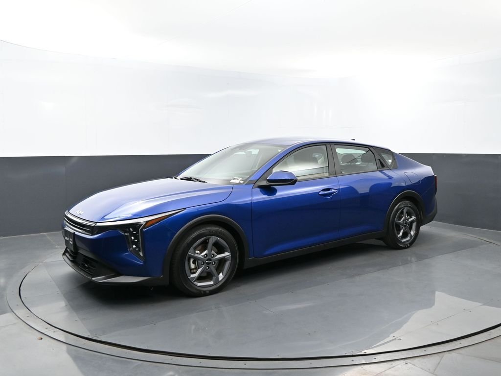 2025 Kia K4 LXS AT's photo