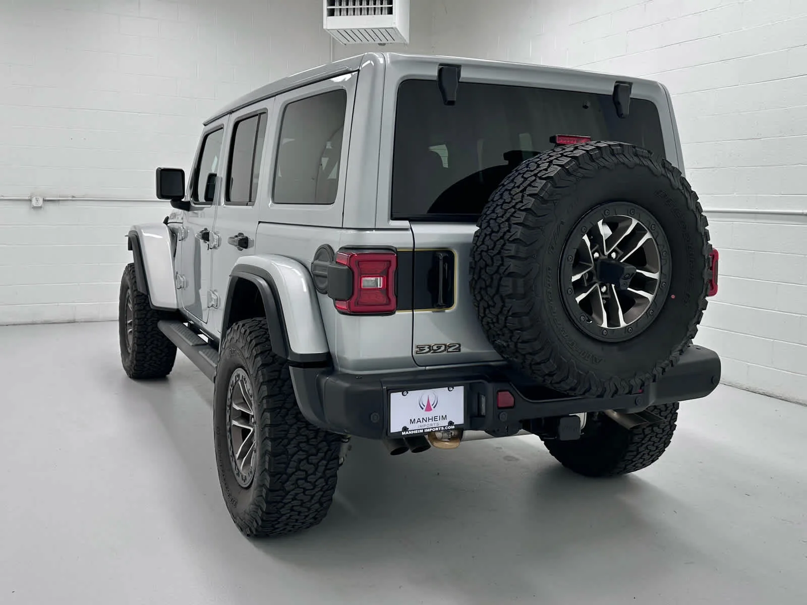 Used 2024 Silver Zynith Clearcoat Jeep Rubicon 392 image 8