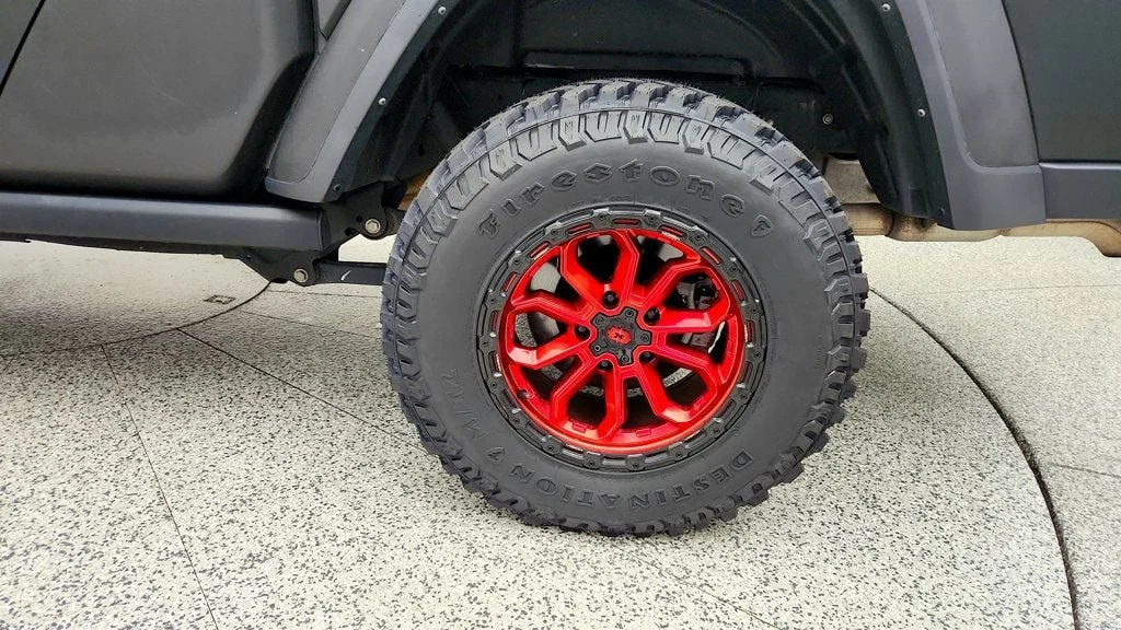 Used 2024 Black Clearcoat Jeep Willys 4x4 w/ Black Freedom Top & Trac-Lok Axle image 9