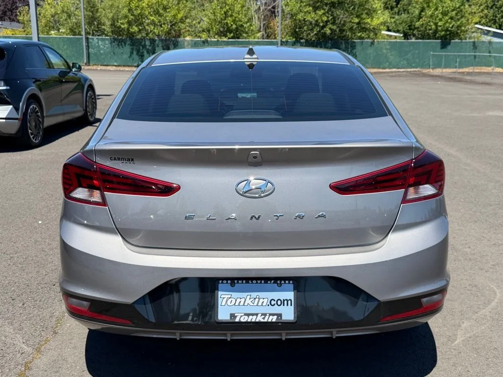 Used 2020 Fluid Metal Hyundai Value Edition image 6