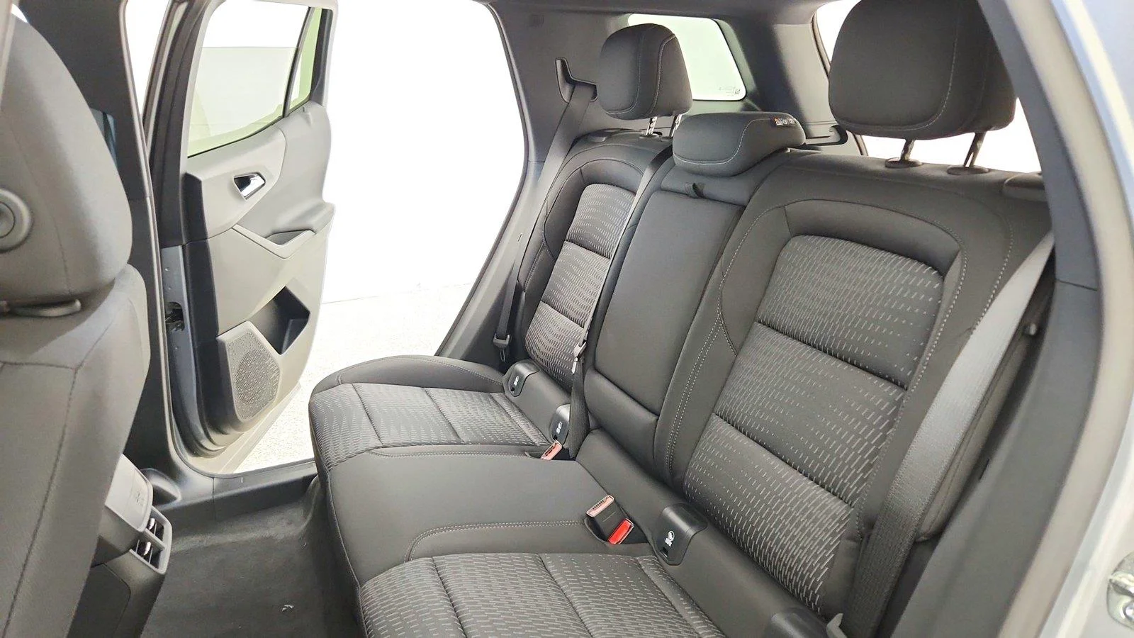 2027 Chevrolet Equinox LT - Photo 22