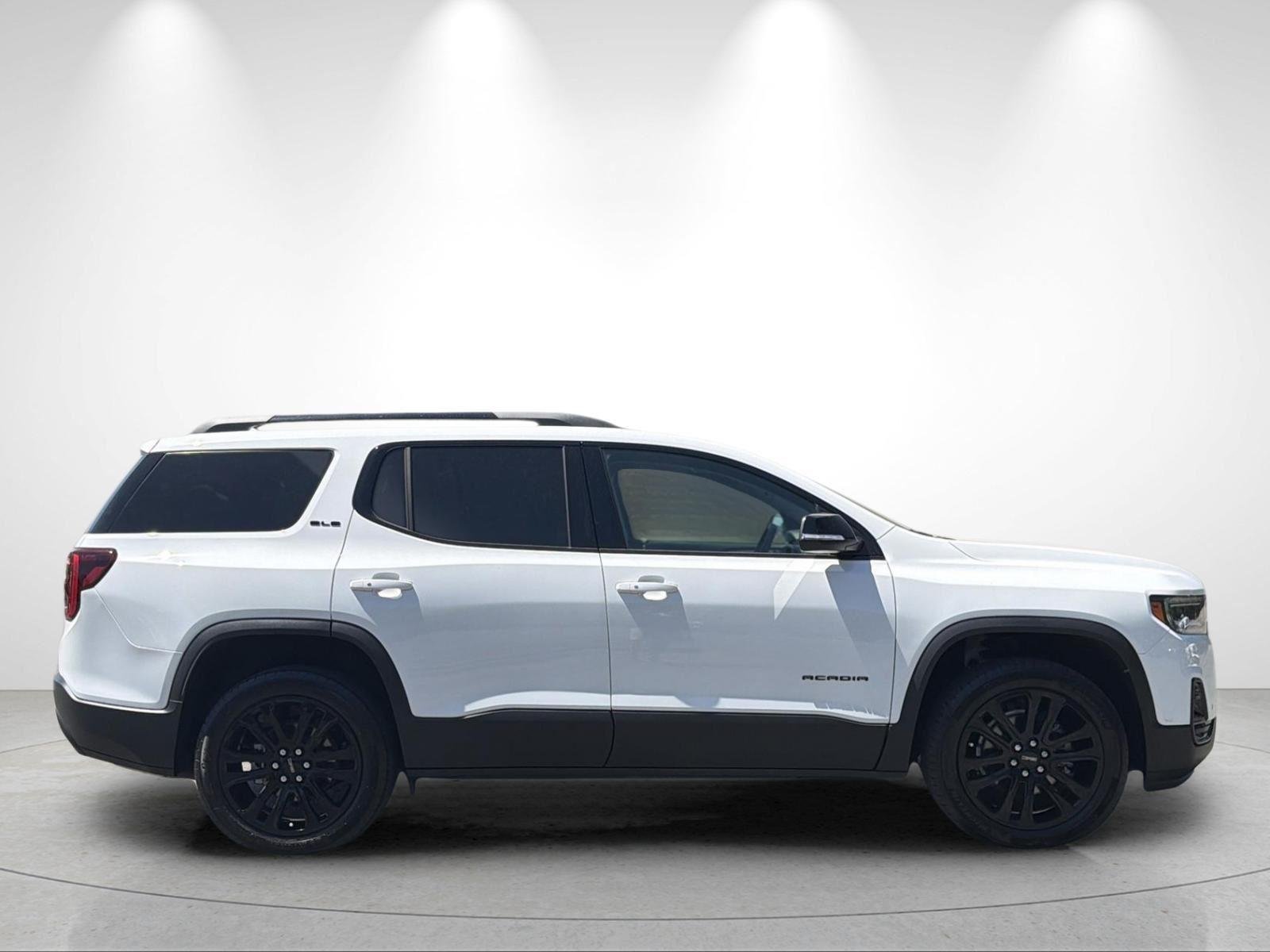 Used 2023 Summit White GMC SLE image 6