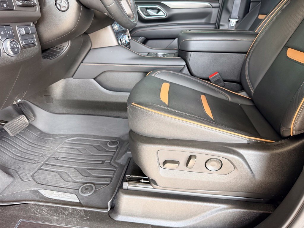 Used 2024 Sterling Metallic GMC AT4 image 15