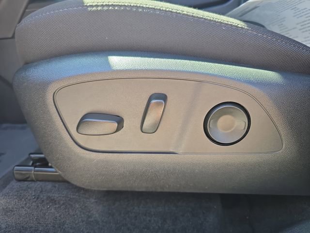 2025 GMC Acadia Elevation - Photo 18
