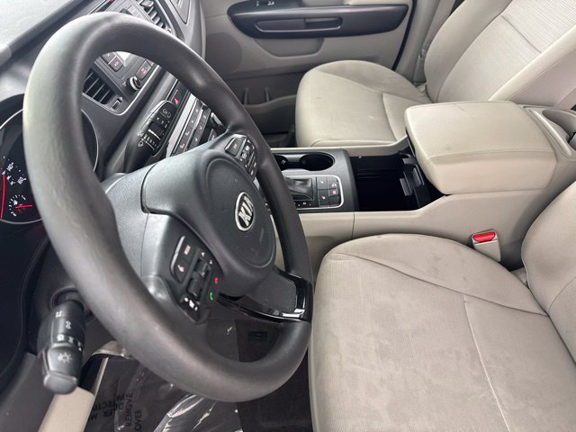 Used 2015 White Kia LX image 22