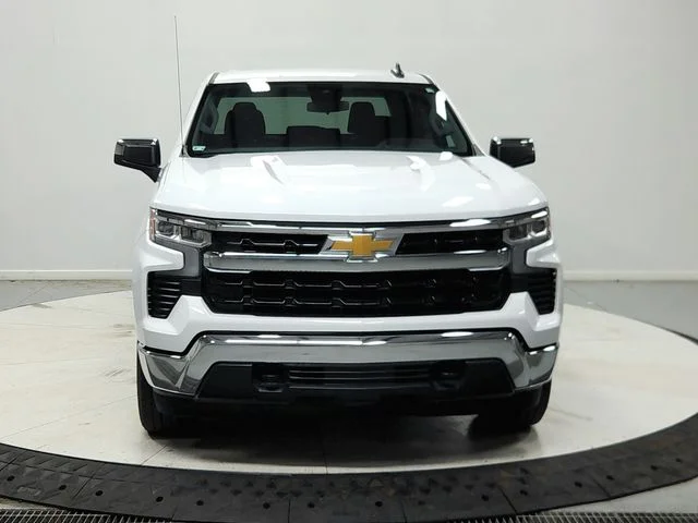 Used 2024 White Chevrolet LT image 3