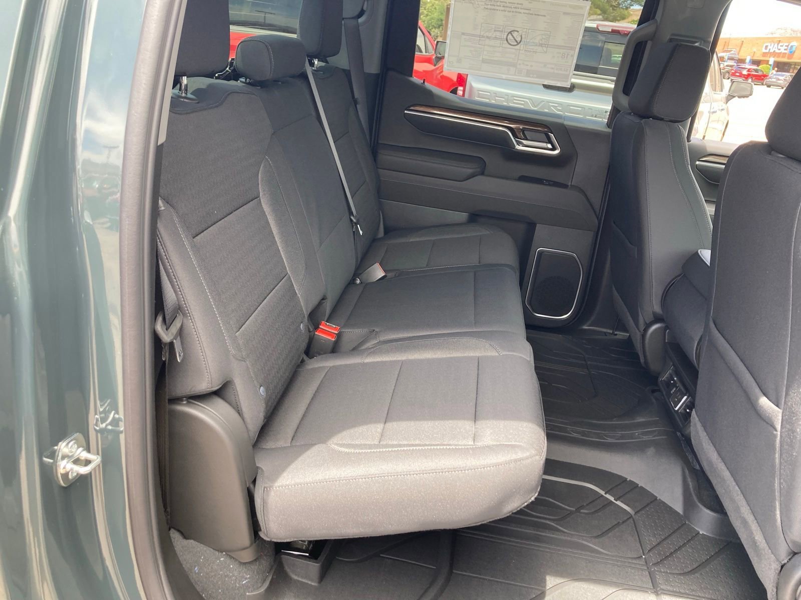 2025 Chevrolet Silverado 1500 LT - Photo 38