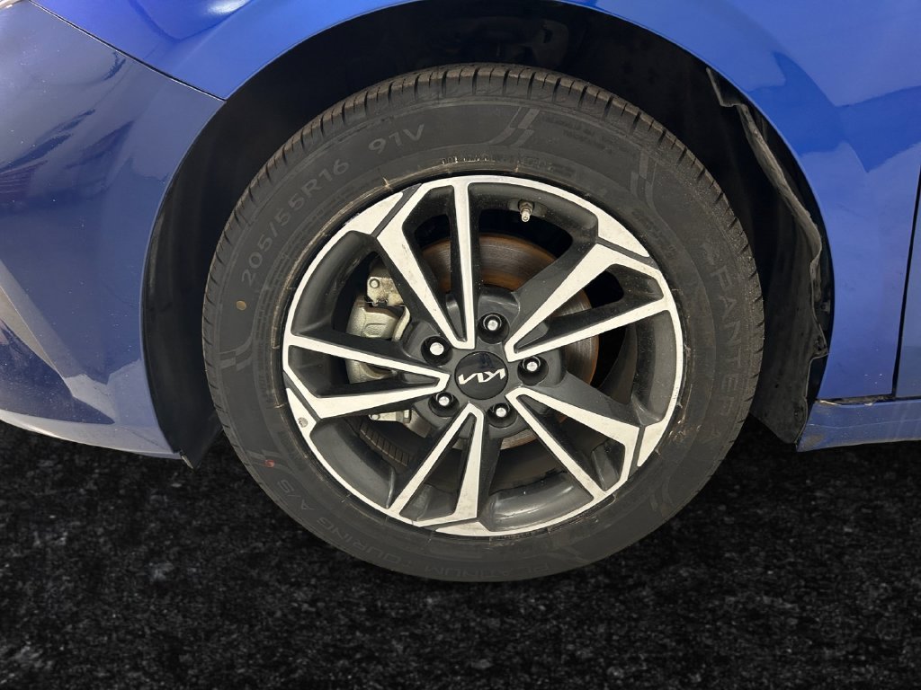 Used 2024 Blue Kia LXS image 23