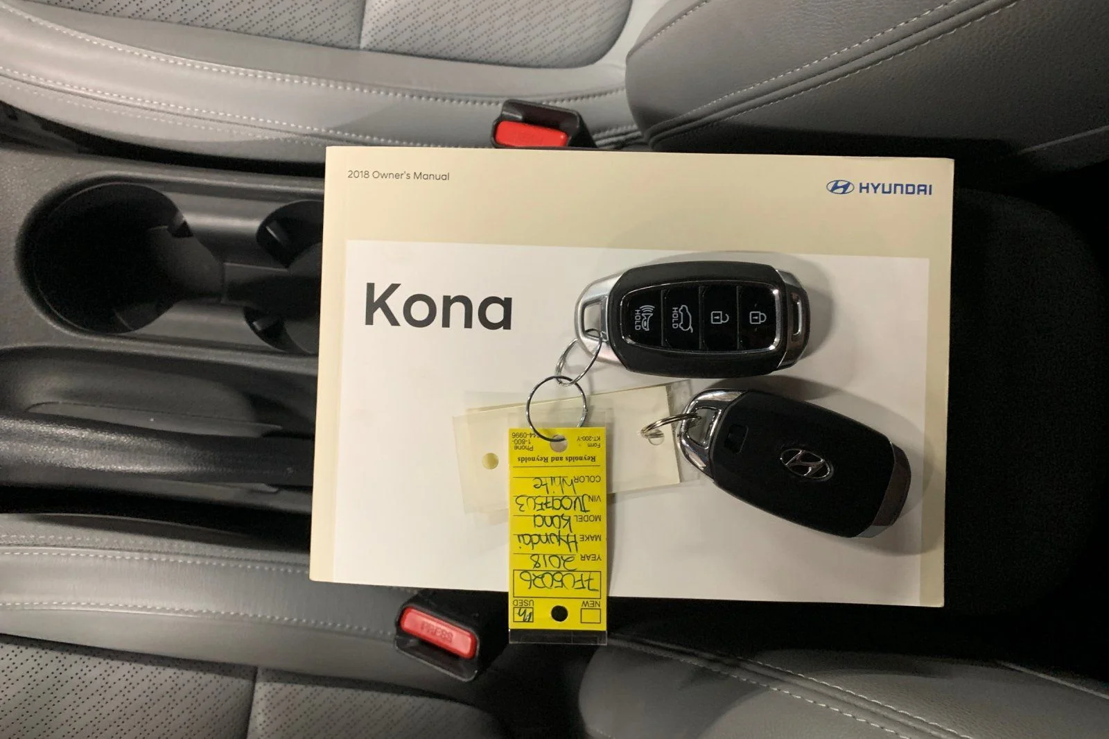 Used 2018 White Hyundai Limited image 9
