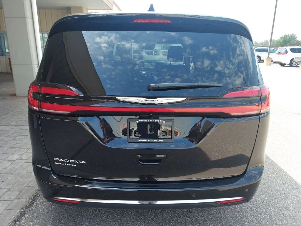 2026 Chrysler Pacifica Select - Photo 6