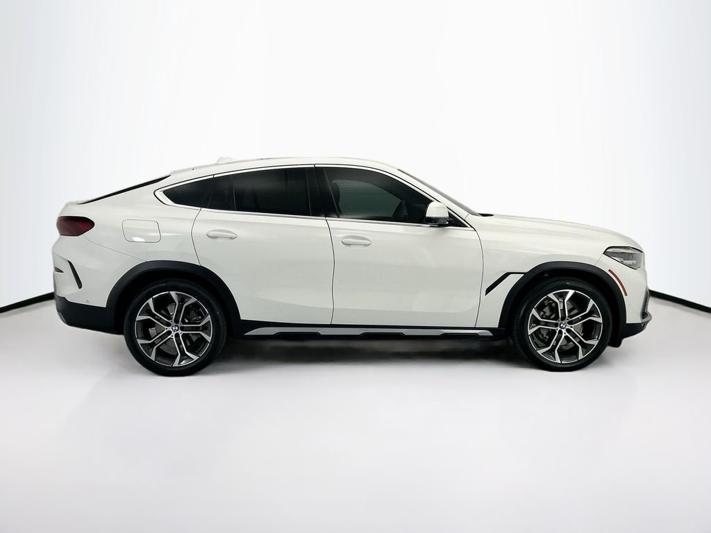 Used 2022 Alpine White BMW xDrive40i image 4
