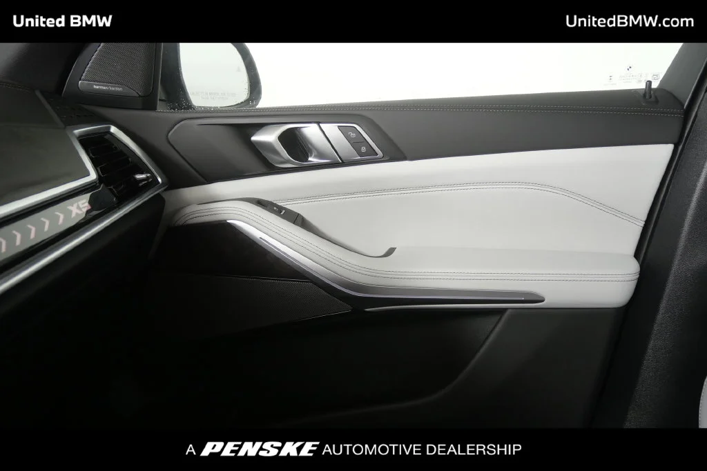 New 2026 Gray Metallic BMW xDrive40i image 24