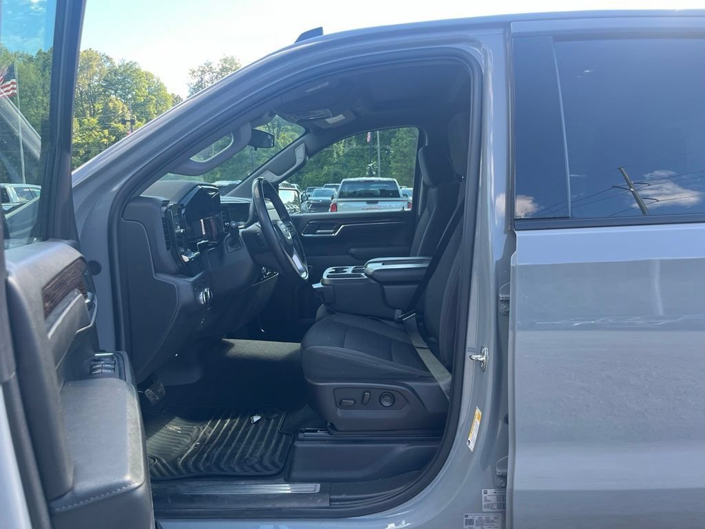 Used 2024 Thunderstorm Gray GMC Elevation image 19