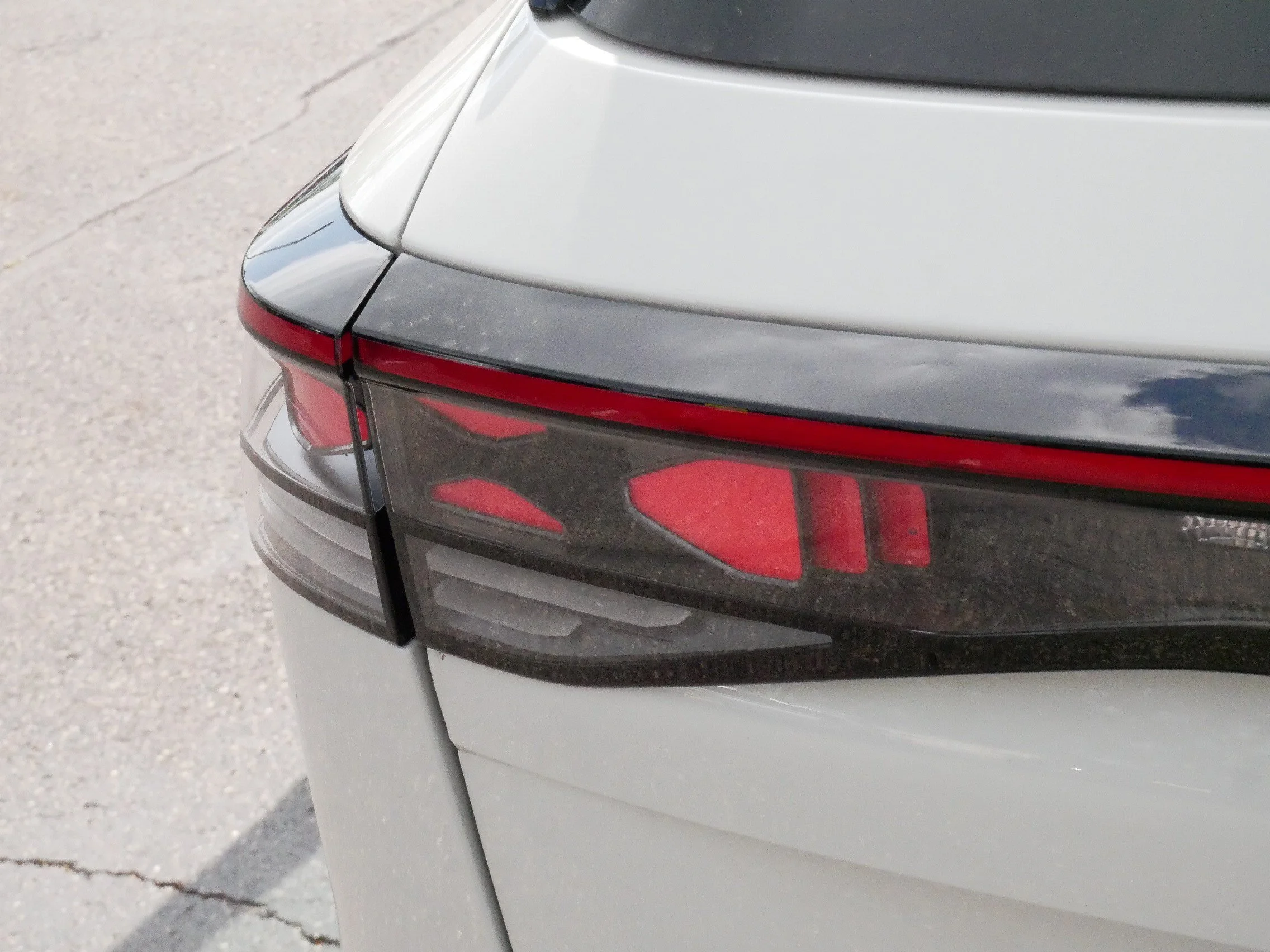 Certified Used 2025 Sandstone Volkswagen SEL R-Line image 17