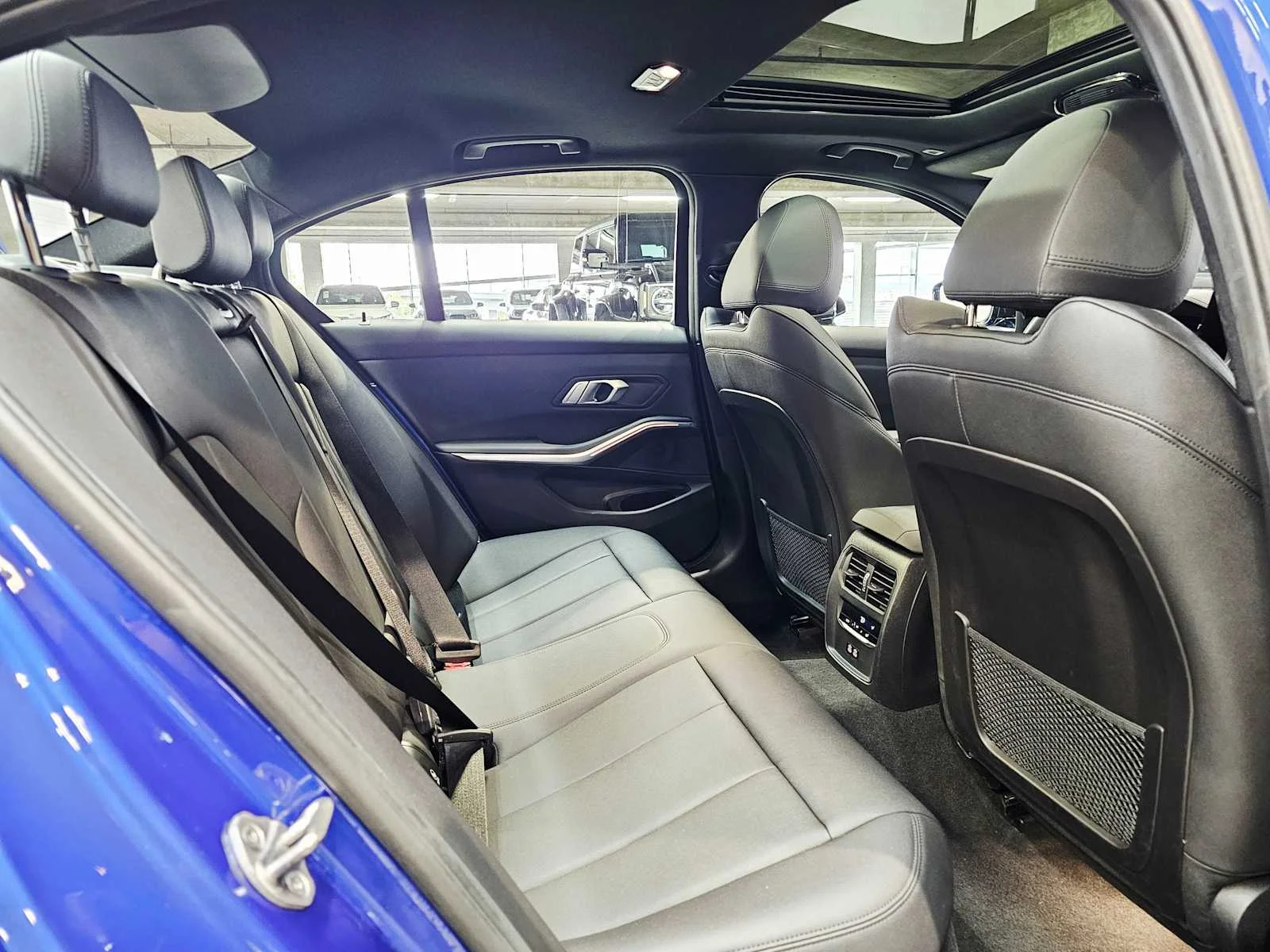 Used 2021 Portimao Blue Metallic BMW xDrive image 28
