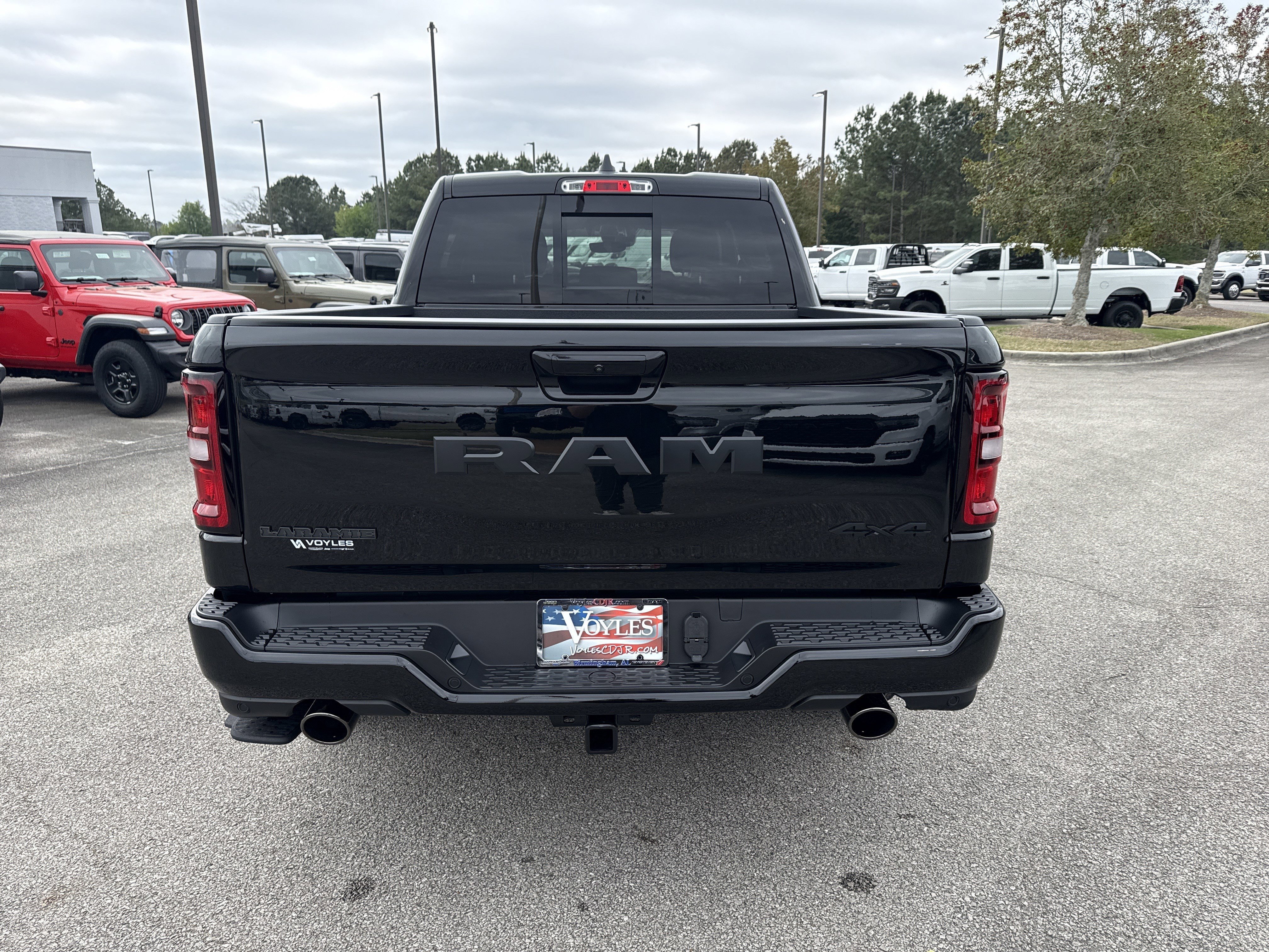 New 2026 Diamond Black Crystal Pearl-Coat Exterior Paint RAM Laramie image 6