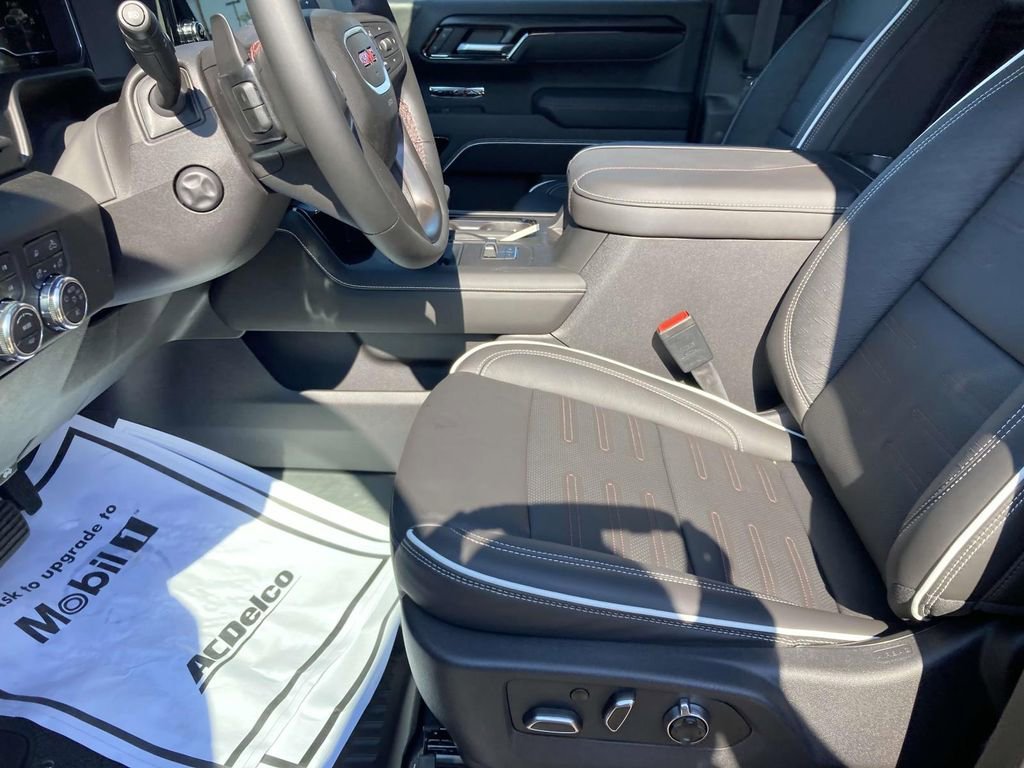 2025 GMC Sierra 1500 AT4X - Photo 16