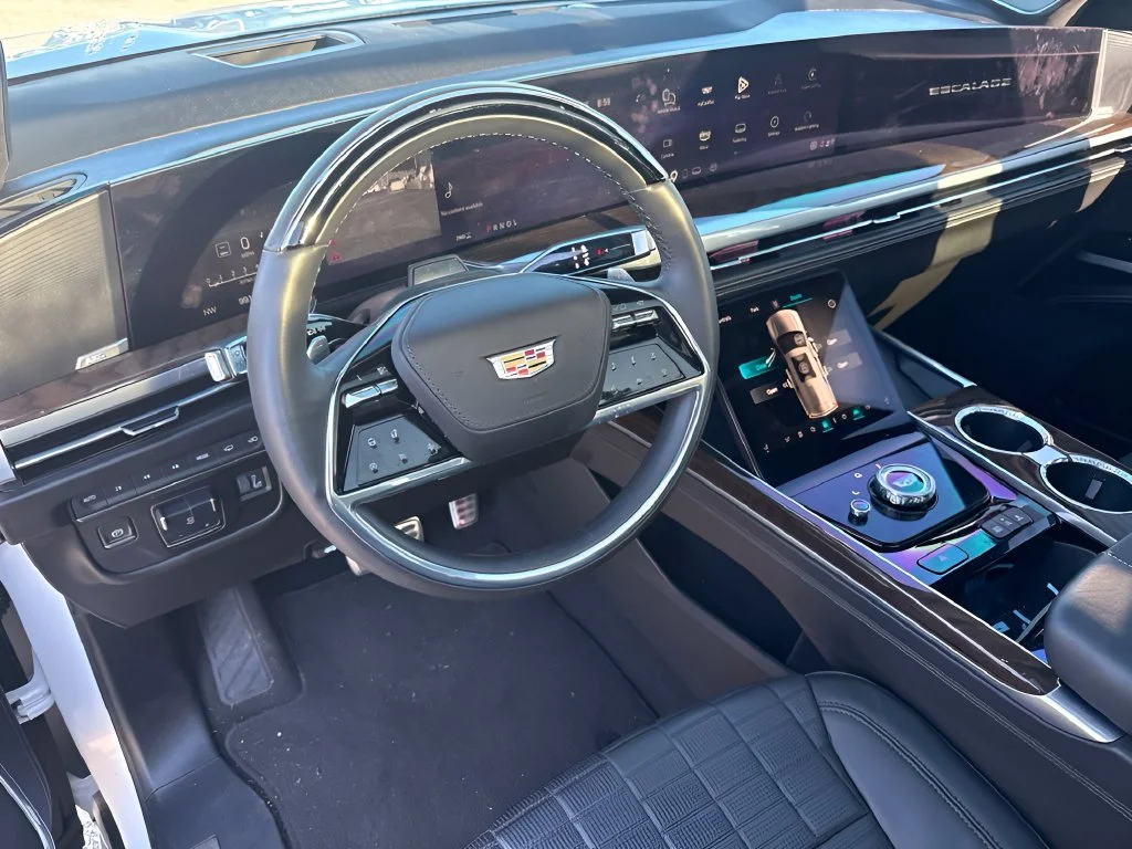 Used 2025 White Cadillac Sport Platinum image 11