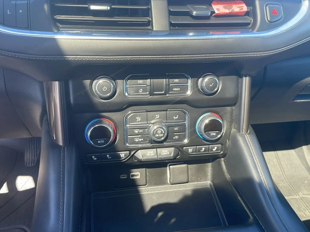 Used 2021 Iridescent Pearl Tricoat Chevrolet High Country image 19