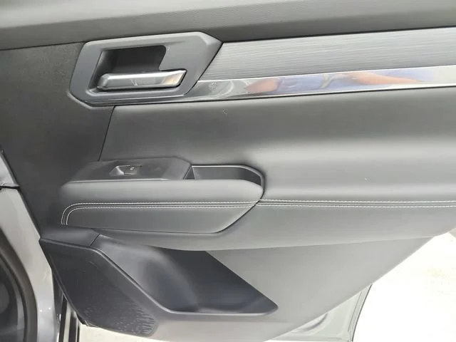 New 2026 Sterling Metallic GMC Elevation image 44