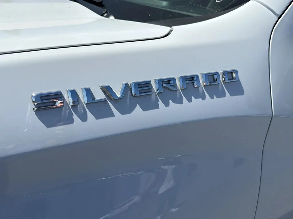 Used 2024 Summit White Chevrolet LT image 33