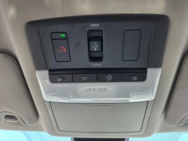 Used 2023 White Nissan 2.5 SL image 28