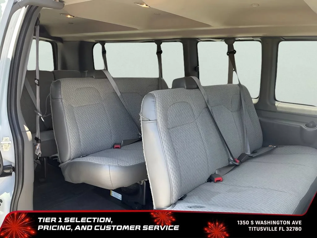 Used 2025 Summit White Chevrolet 1LT image 21