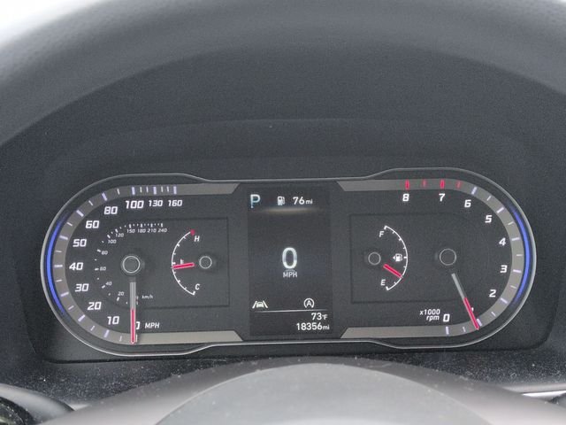 Used 2023 White Hyundai SE image 13