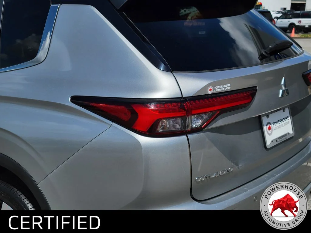 Used 2024  Mitsubishi SE image 12