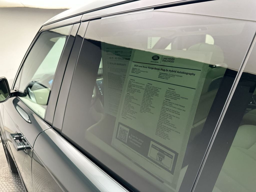 Used 2025 Belgravia Green Metallic Land Rover Autobiography image 32