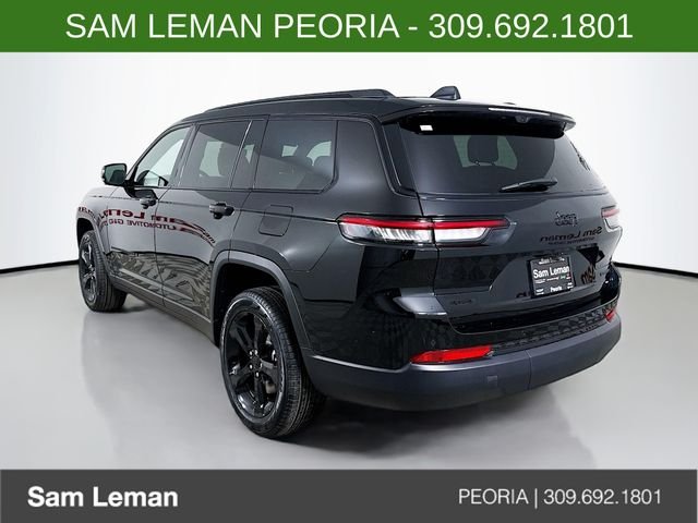 New 2025 Diamond Black Crystal Pearl-Coat Exterior Paint Jeep Limited image 5