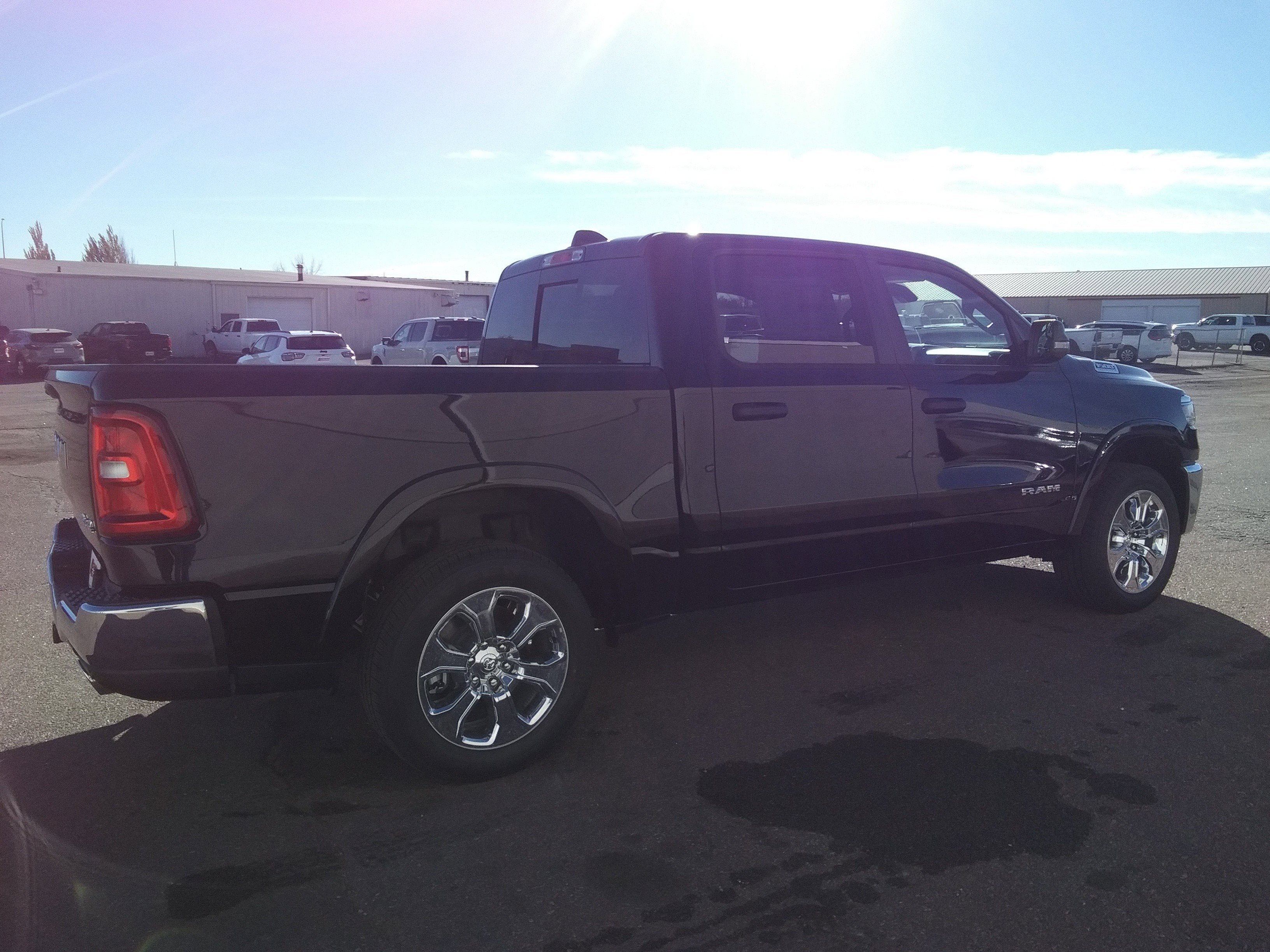 New 2026 Diamond Black Crystal Pearl-Coat Exterior Paint RAM Big Horn/Lone Star image 5
