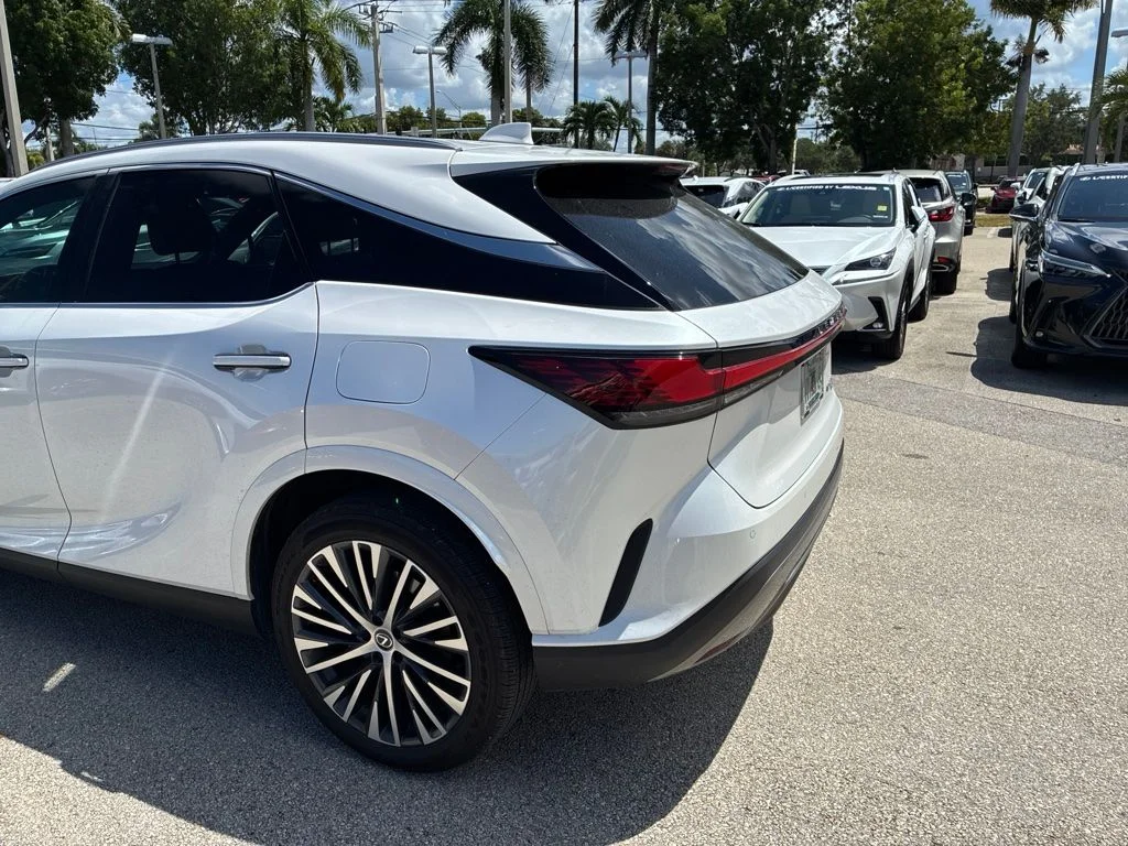 Certified Used 2024 White Lexus 350h Premium Plus image 7