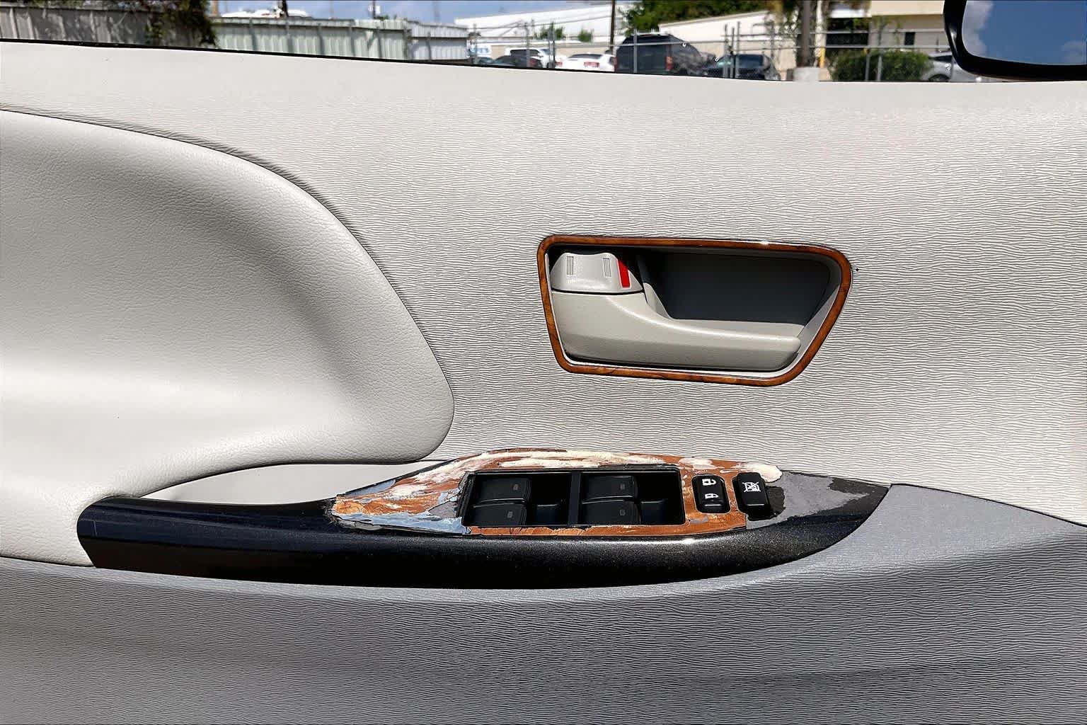 Used 2013 Predawn Gray Mica Toyota LE image 34