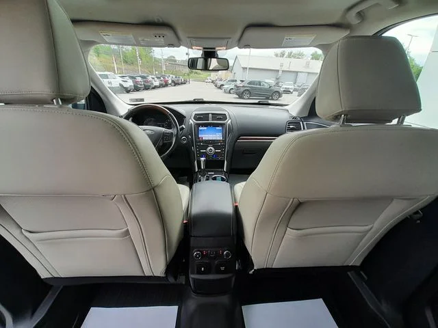 Used 2018 Blue Ford Platinum image 44