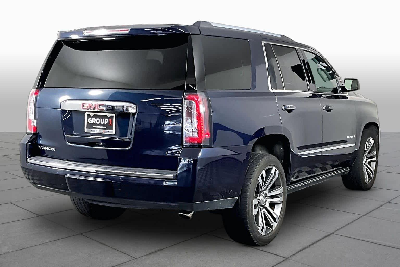 Used 2017 Dark Sapphire Blue Metallic GMC Denali image 12