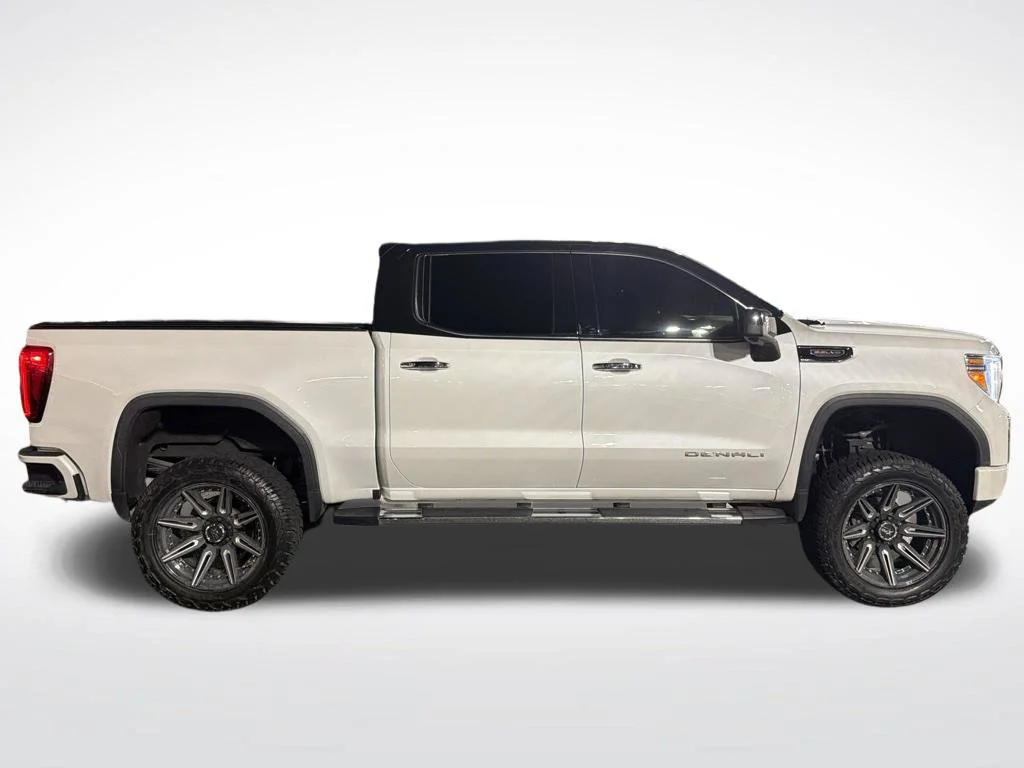 Used 2021 White GMC Denali image 4
