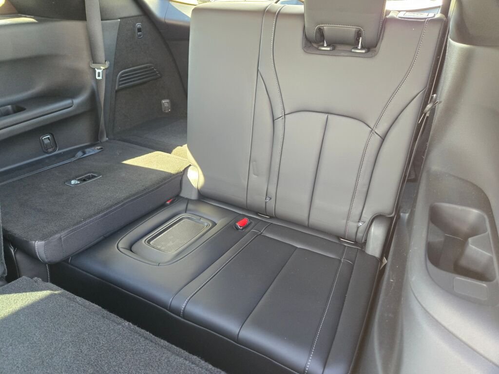 Used 2025 Gray INFINITI LUXE image 16
