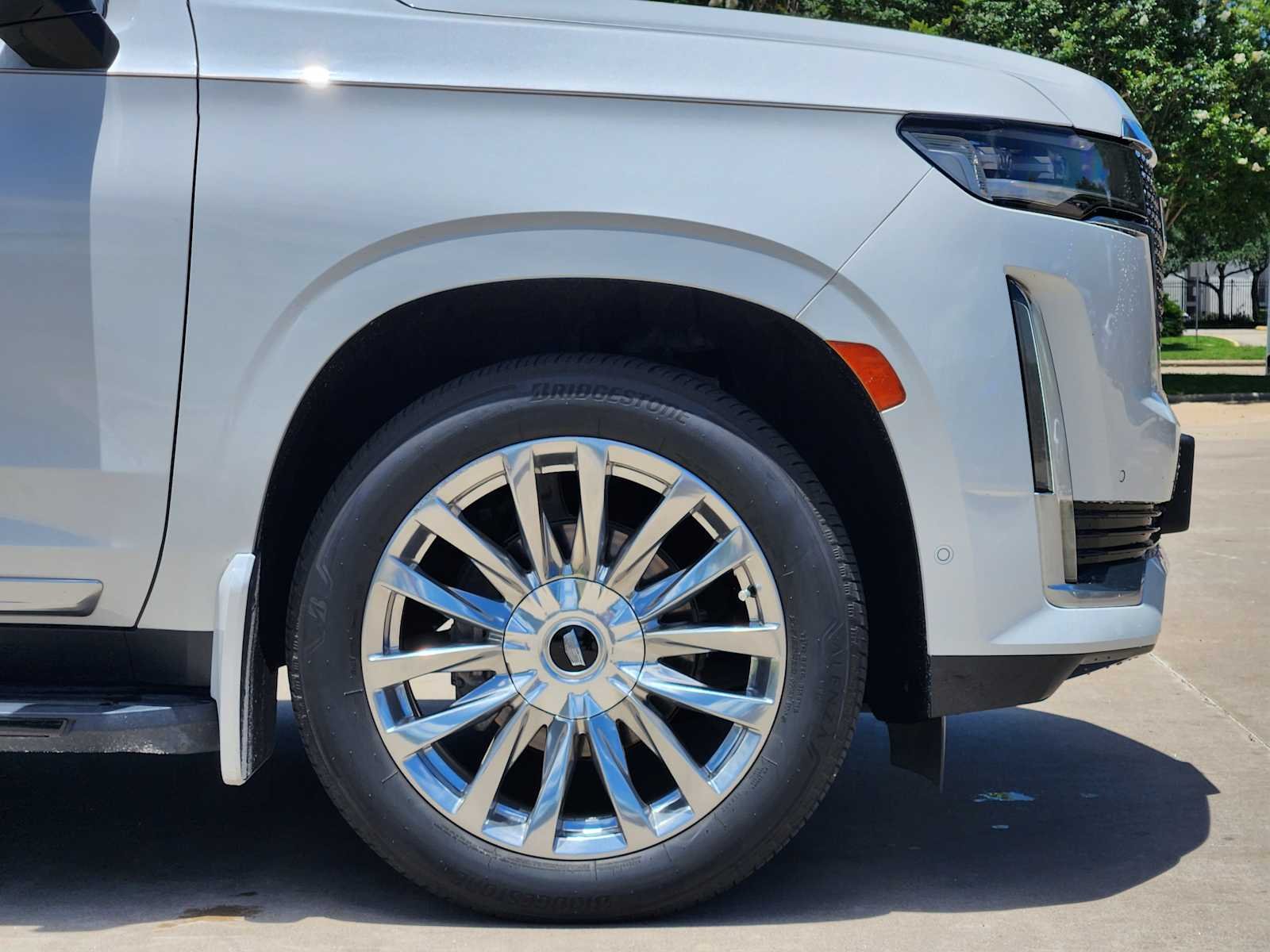 Used 2021 Crystal White Tricoat Cadillac Premium Luxury image 7