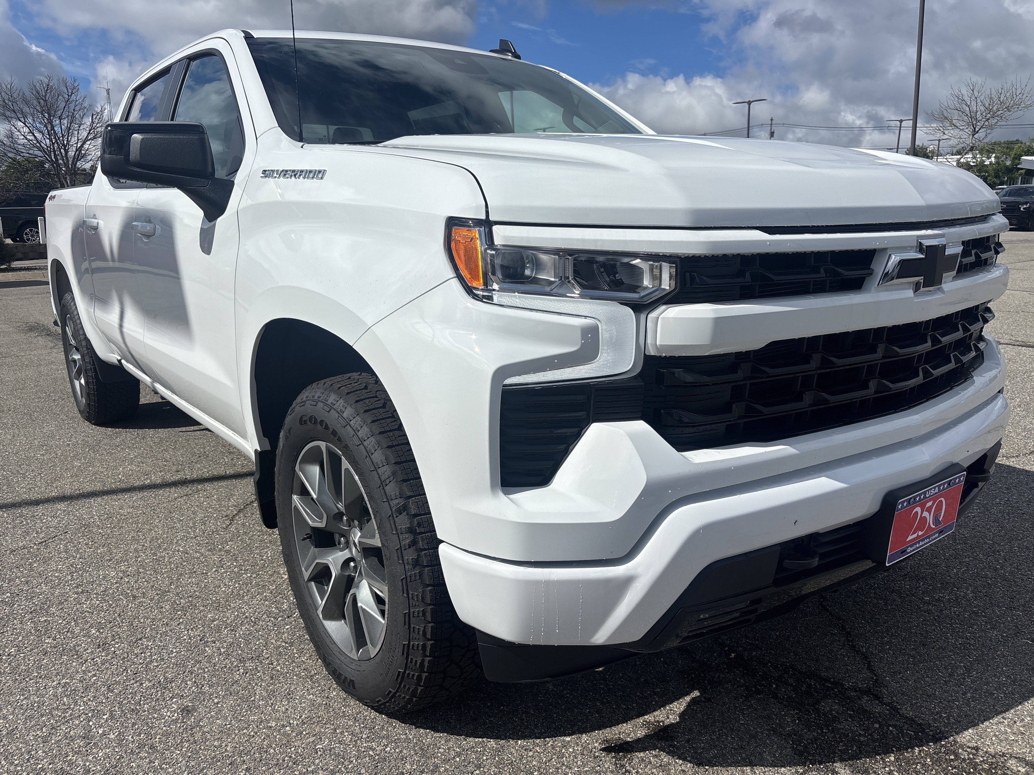 New 2026 Summit White Chevrolet RST image 4