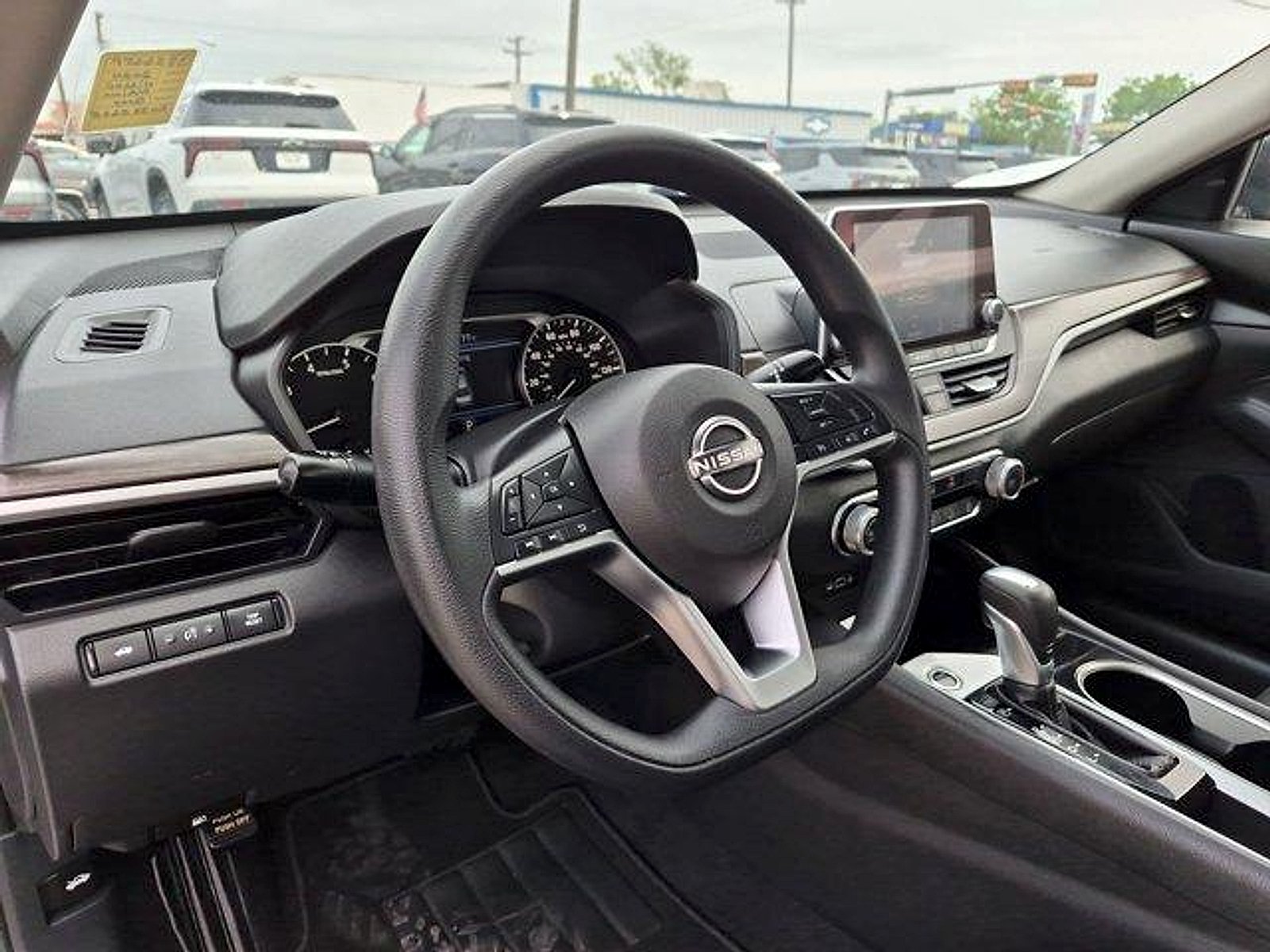 2024 Nissan Altima SV - Photo 10
