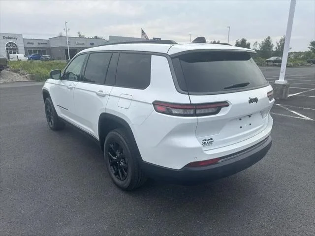 New 2026 Bright White Clear-Coat Exterior Paint Jeep Laredo image 6