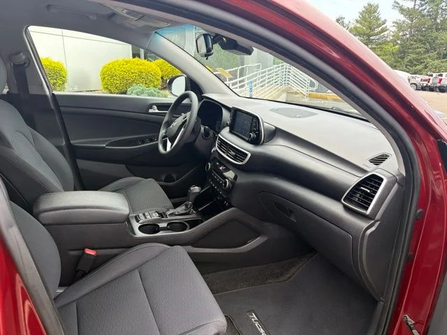 Used 2019 Red Hyundai Value image 9
