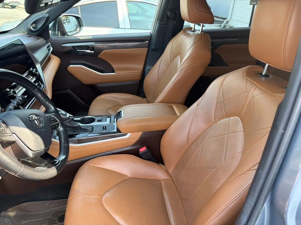 Used 2020 Blue Toyota Platinum image 7